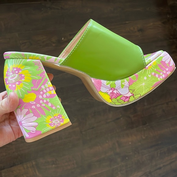 NWT Lime green patent floral platform 5” chunky heel mules no brand all new 7.5 - Picture 2 of 12